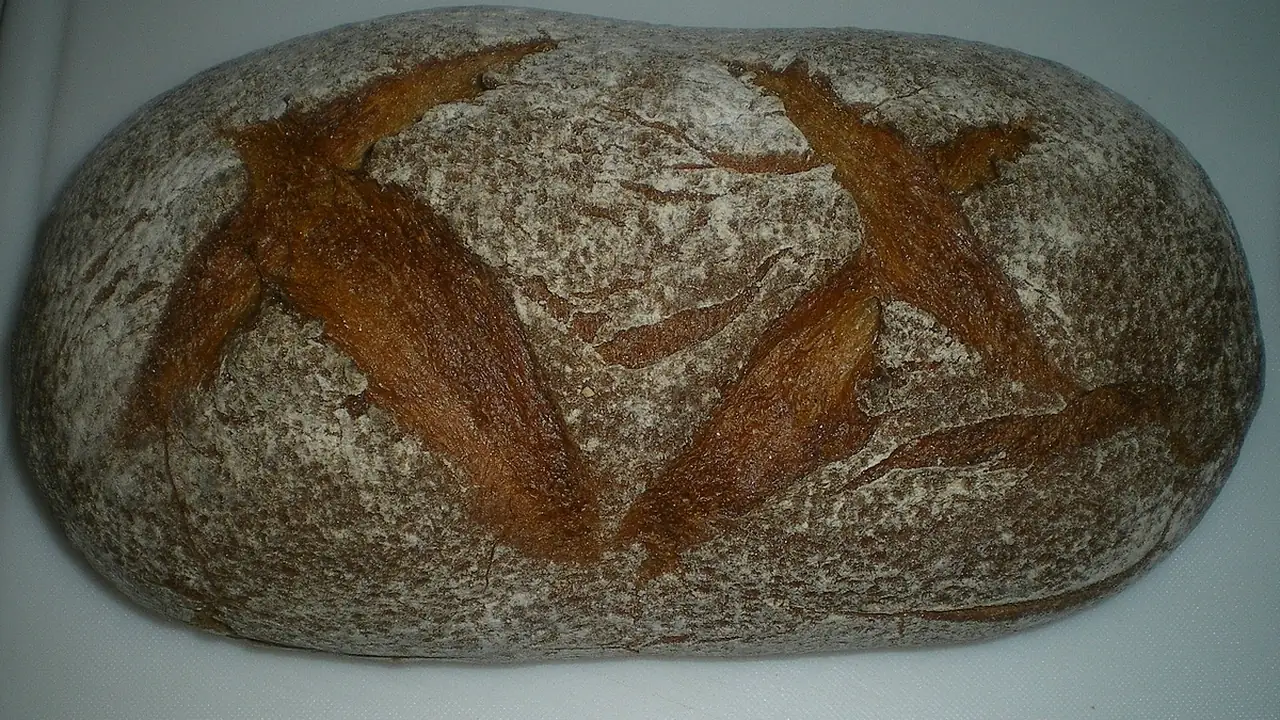 Frisches Roggenbrot